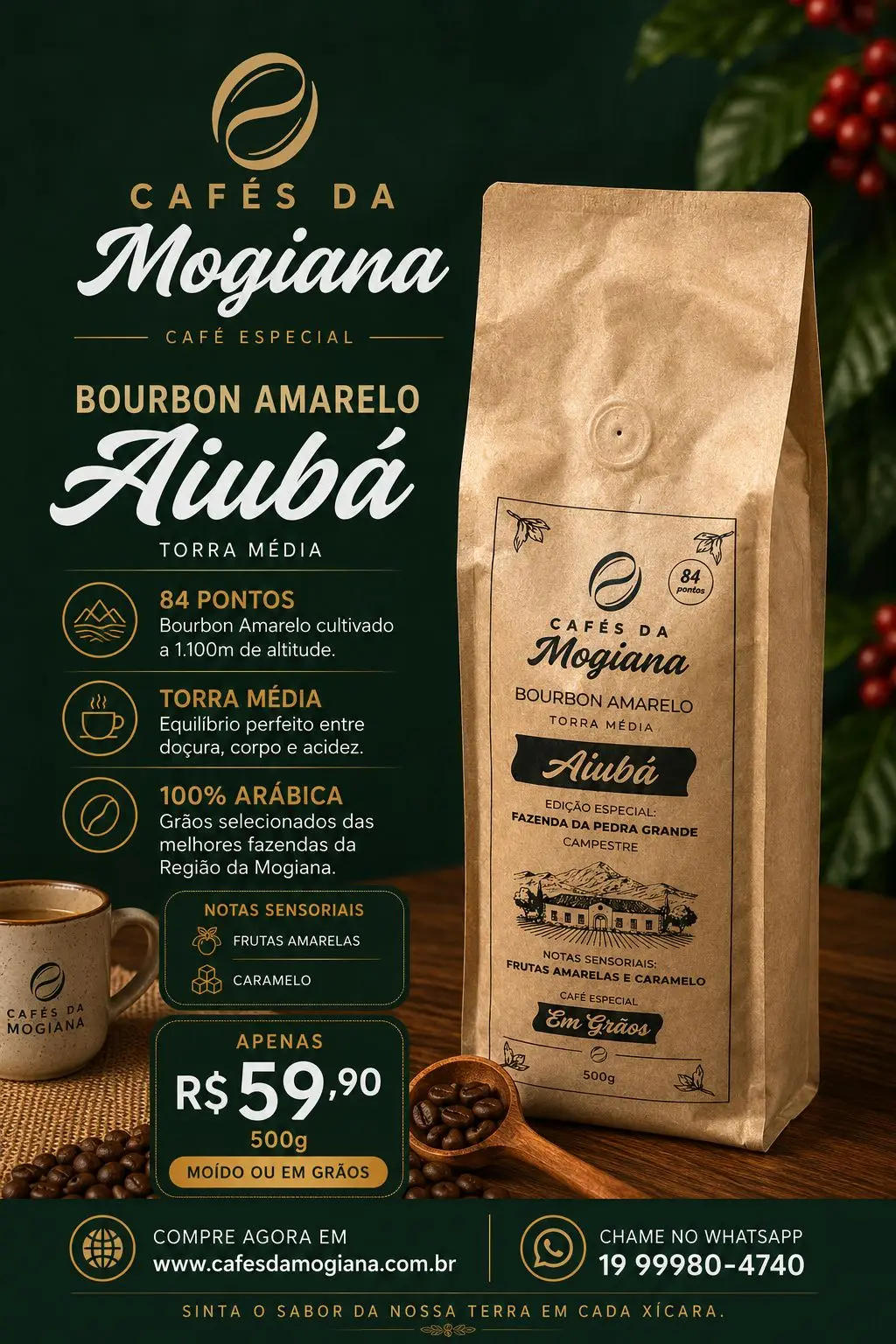 Pacote de café Mogiana Aiubá com xícara e grãos em mesa de madeira.